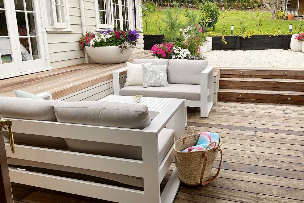 quality stylish outdoor 2 seater sofa