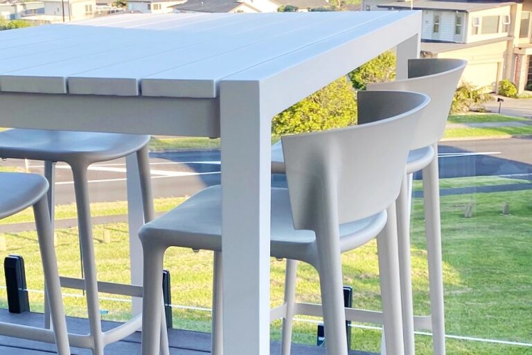 Dinner at Ours Range White 2M Outdoor Bar Table & 6 Vondom Bar Chairs