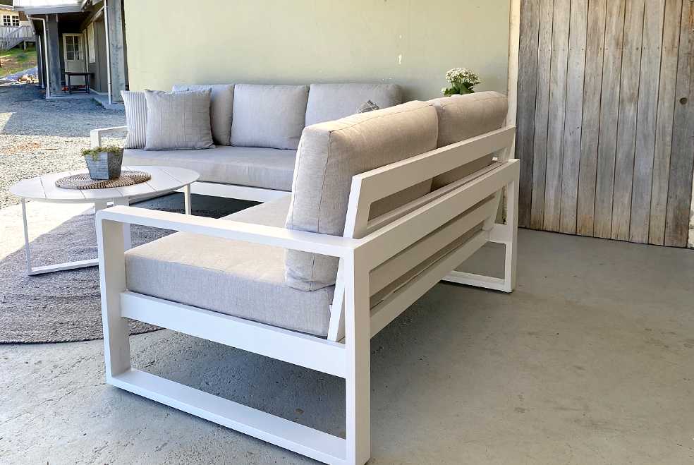 modern stylish quality 3 piece outdoor sofa set