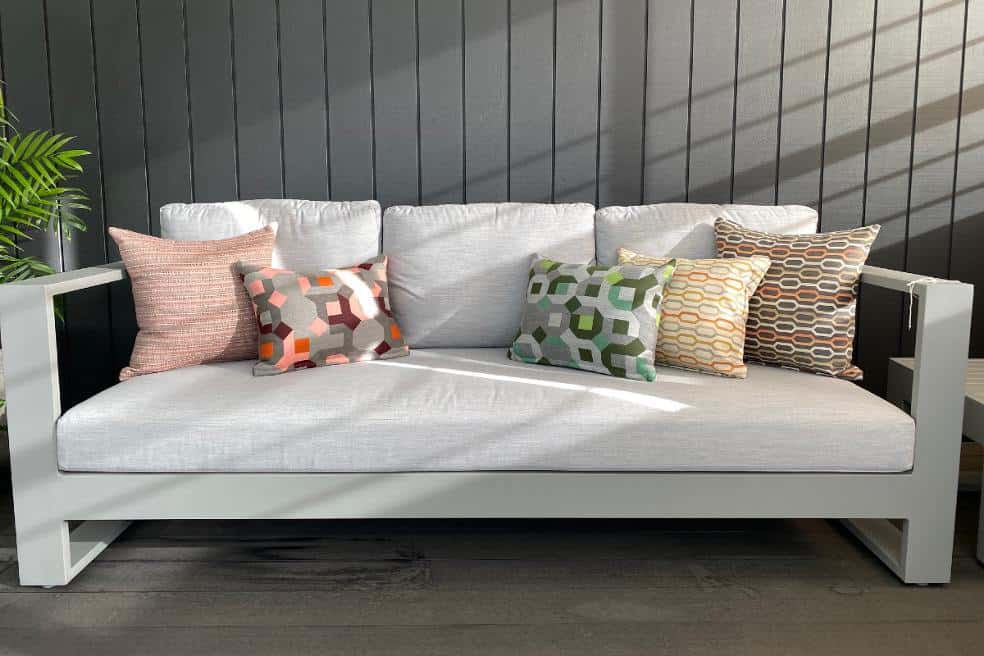 qualty outdoor cushions that pop