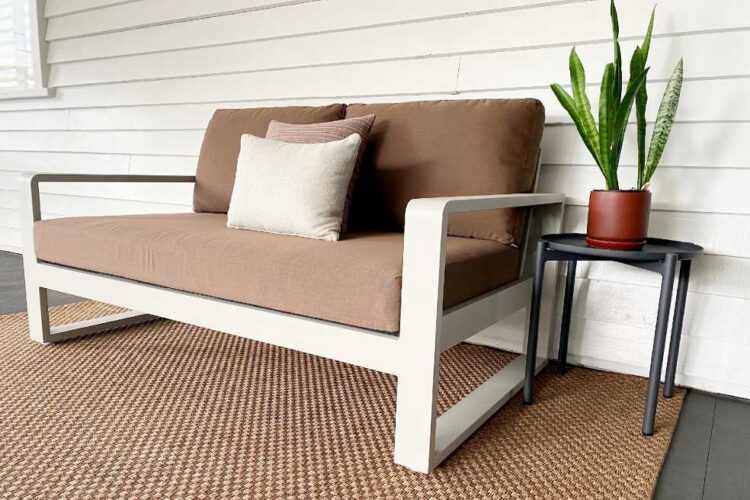 elegant quality outdoor 2-seater couch