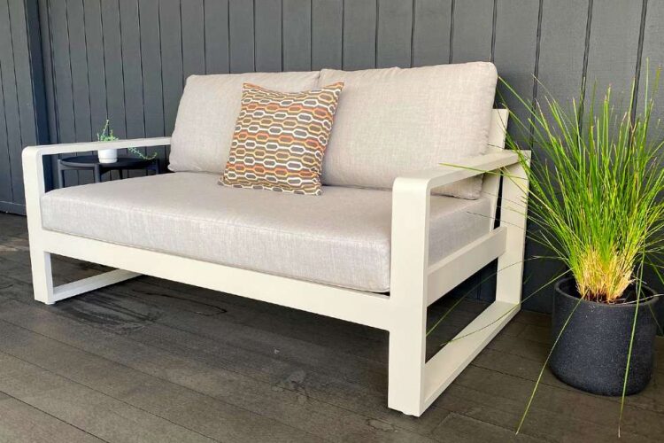 elegant quality outdoor 2-seater couch bone