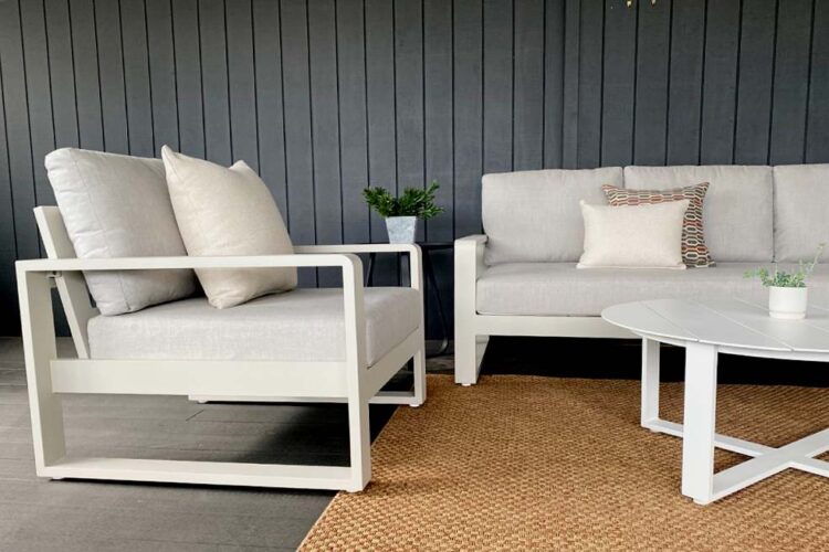 weatherproof modern outdoor furniture