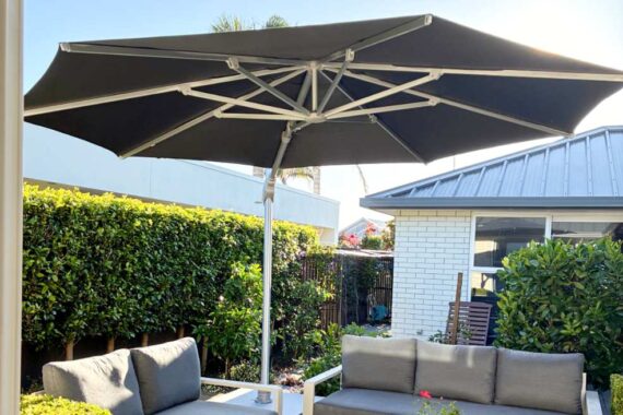 3.5 x 3.5 M THE BEST VAKUE LARGE OCTAGONAL umbrella nz