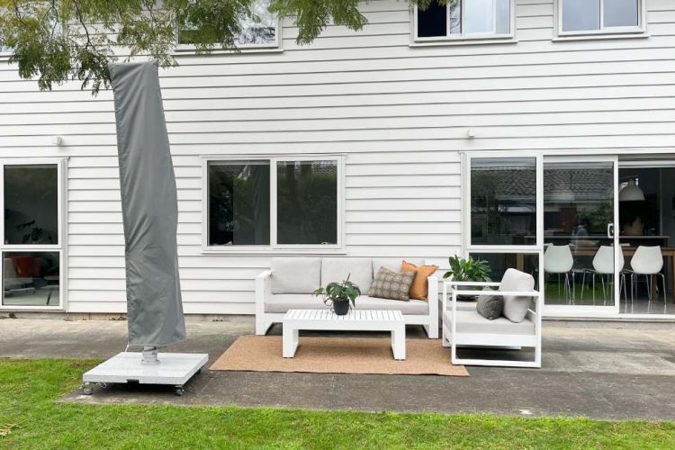Best value Sunbrella Cantilever Umbrella with rain cover nz