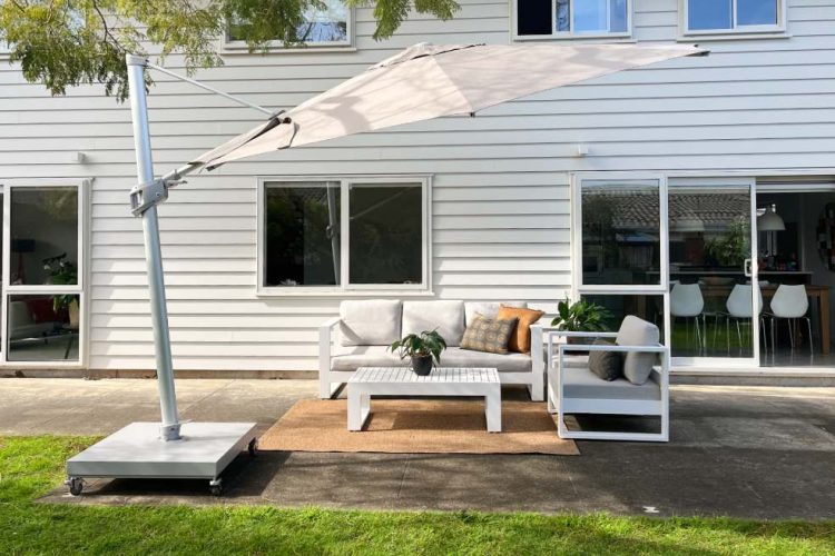 best value large round octagon Sunbrella umbrella nz