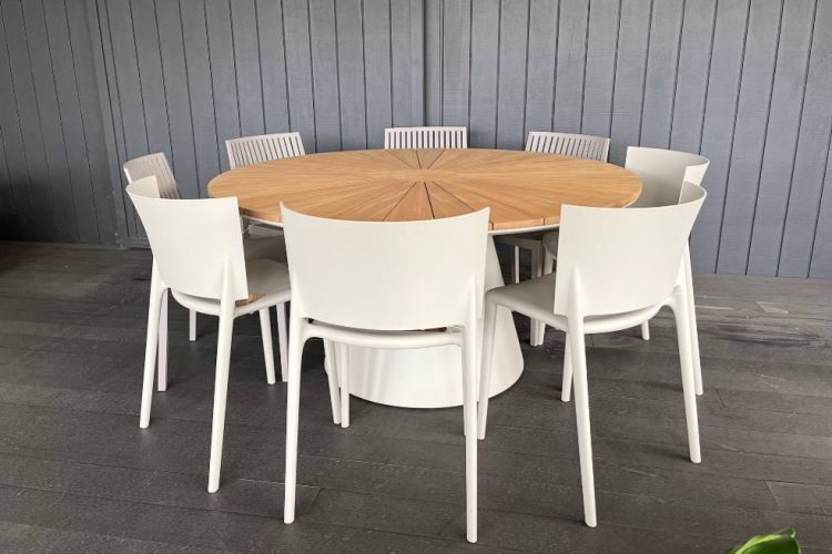 teak round outdoor dining table